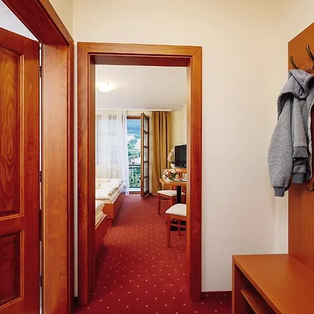 Pod Babou Guest house Omsenie